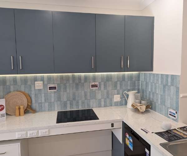 herringbone pattern kitchen tile
